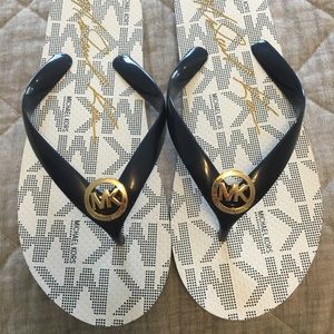 Michael kors flip flops
